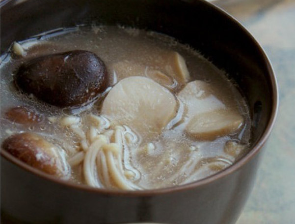 Hybrid tea mushroom soup